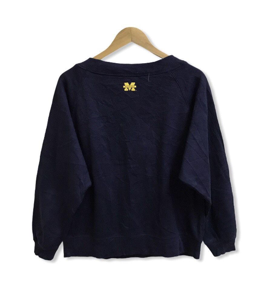 Japanese Brand Vintage University of michigan loose neck croped sweatshirt Size US S / EU 44-46 / 1 - 5 Thumbnail