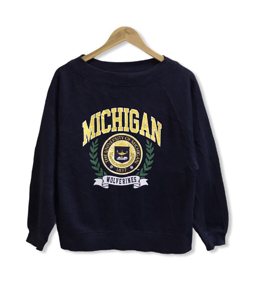 Vintage University of michigan loose neck croped sweatshirt