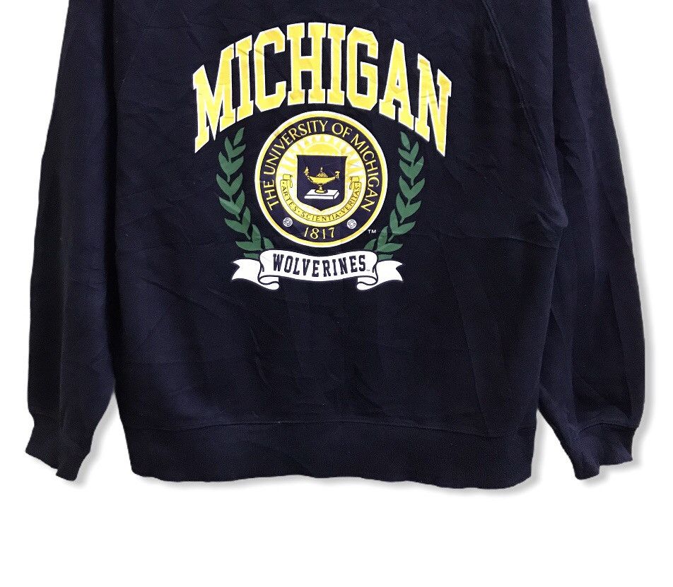 Japanese Brand Vintage University of michigan loose neck croped sweatshirt Size US S / EU 44-46 / 1 - 3 Thumbnail