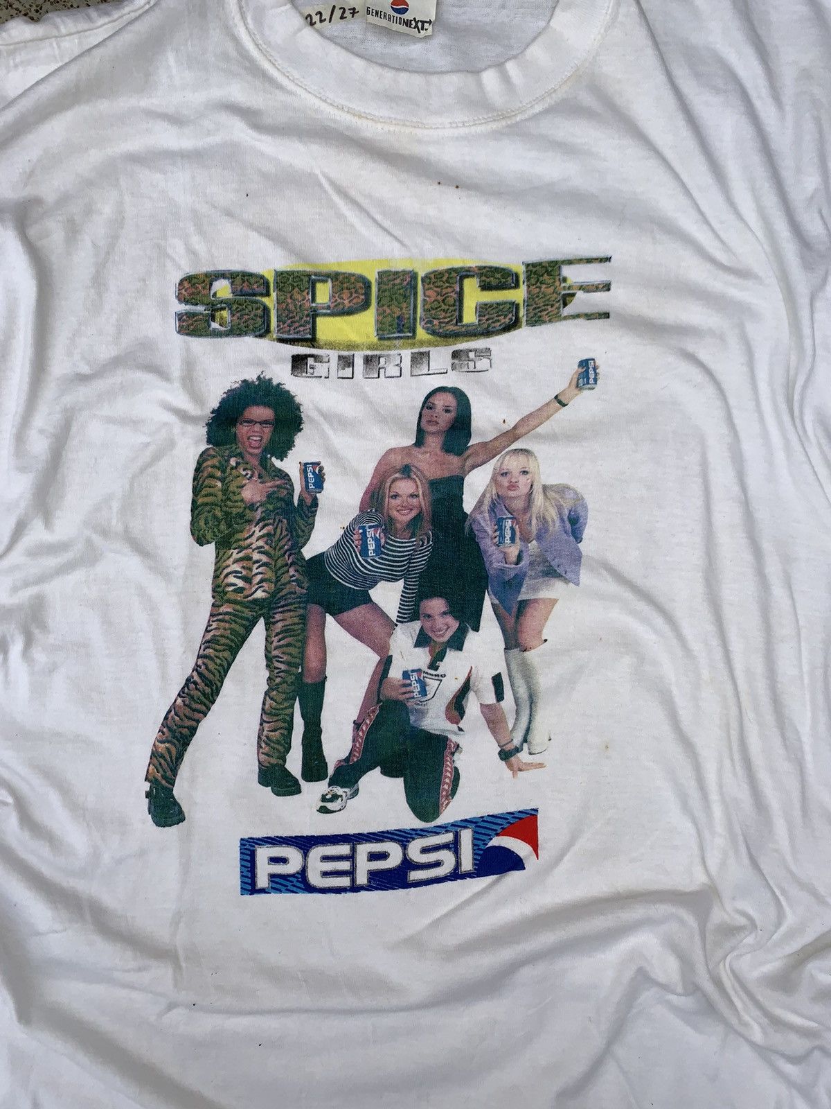 Band Tees 90s Pepsi GeneratioNEXT Spice Girl Distress T-Shirt Size US M / EU 48-50 / 2 - 2 Thumbnail