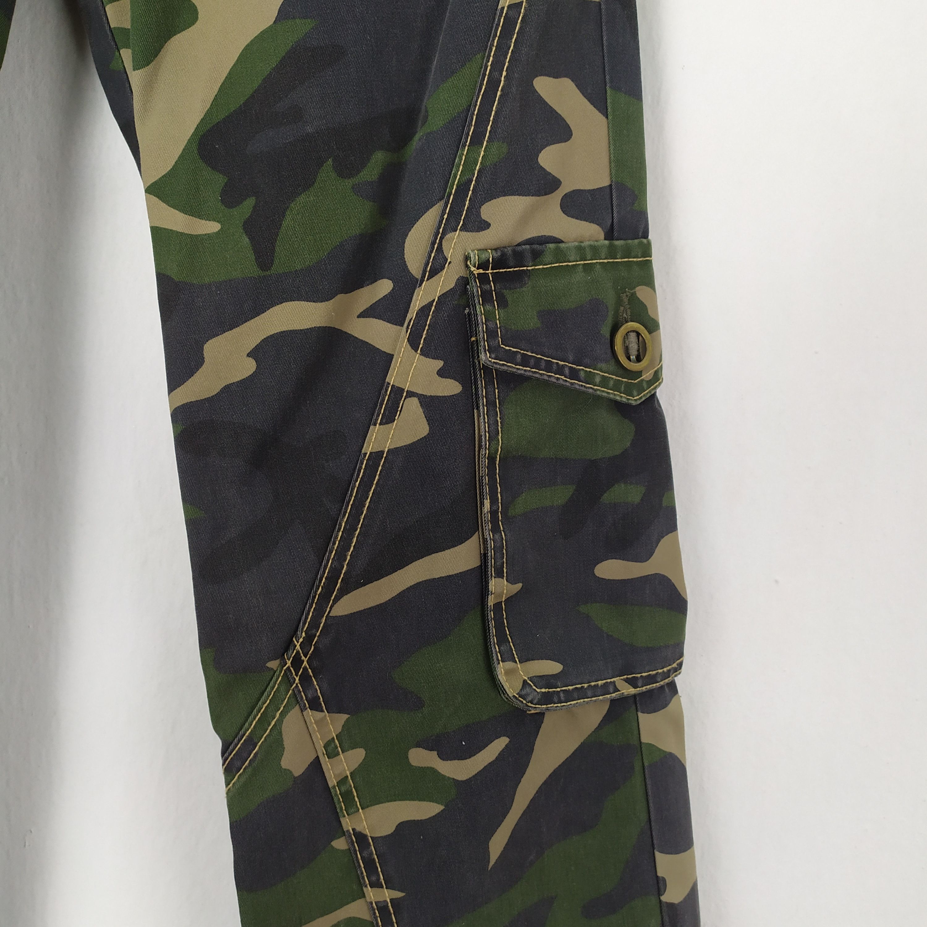 ADDICT ADDICTION CAMO LOWRISE CARGO PANTS MULTIPOCKET BAPE STYLE Size US 29 - 7 Thumbnail