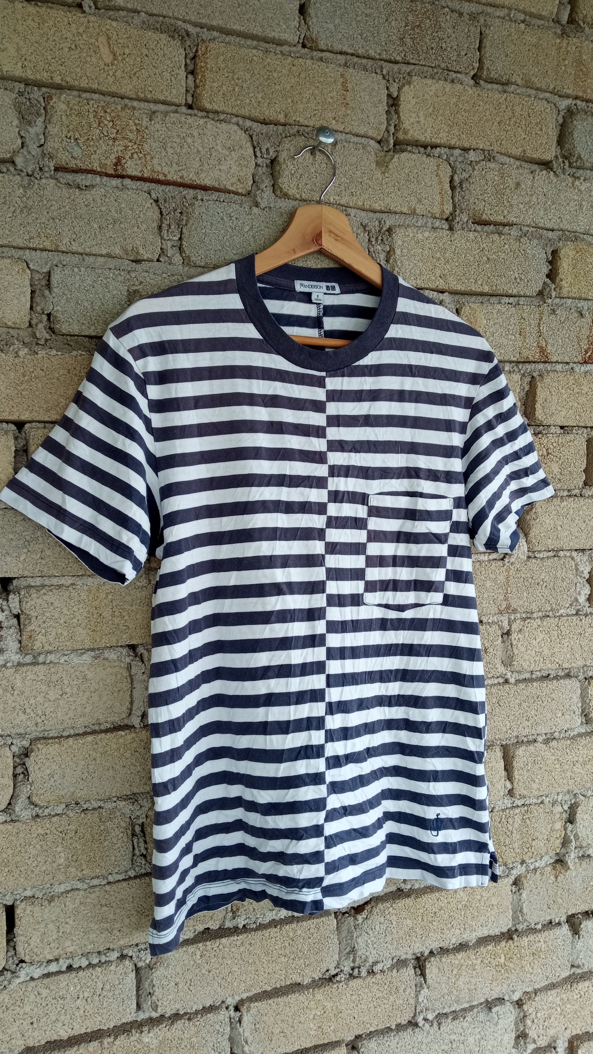 JW Anderson × Japanese Brand × Uniqlo 🔥🔥UT x J.W.Anderson Striped T-Shirt Size US S / EU 44-46 / 1 - 2 Thumbnail
