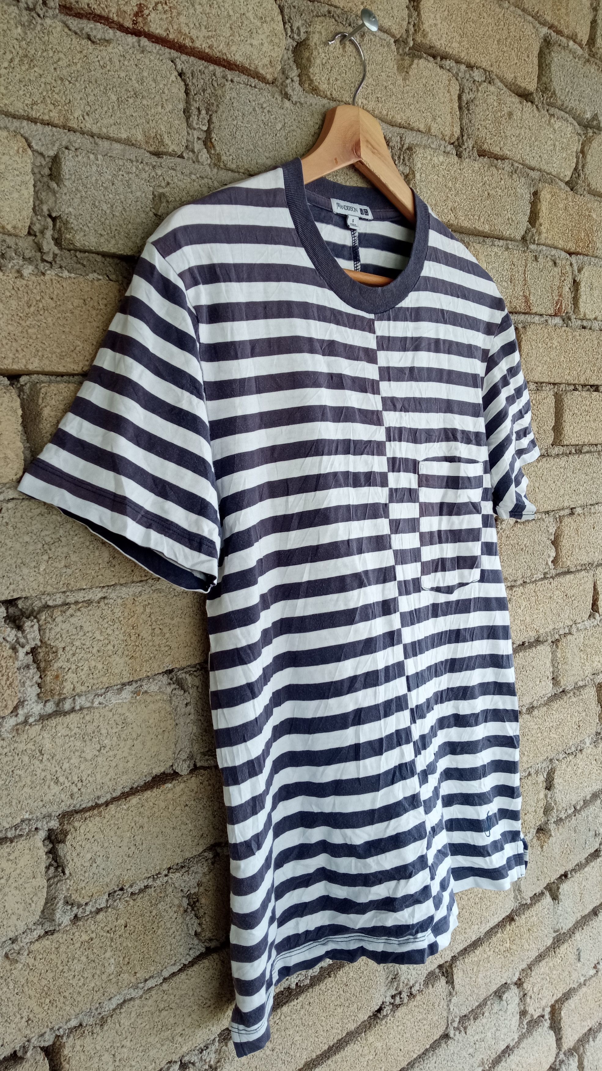 JW Anderson × Japanese Brand × Uniqlo 🔥🔥UT x J.W.Anderson Striped T-Shirt Size US S / EU 44-46 / 1 - 6 Thumbnail
