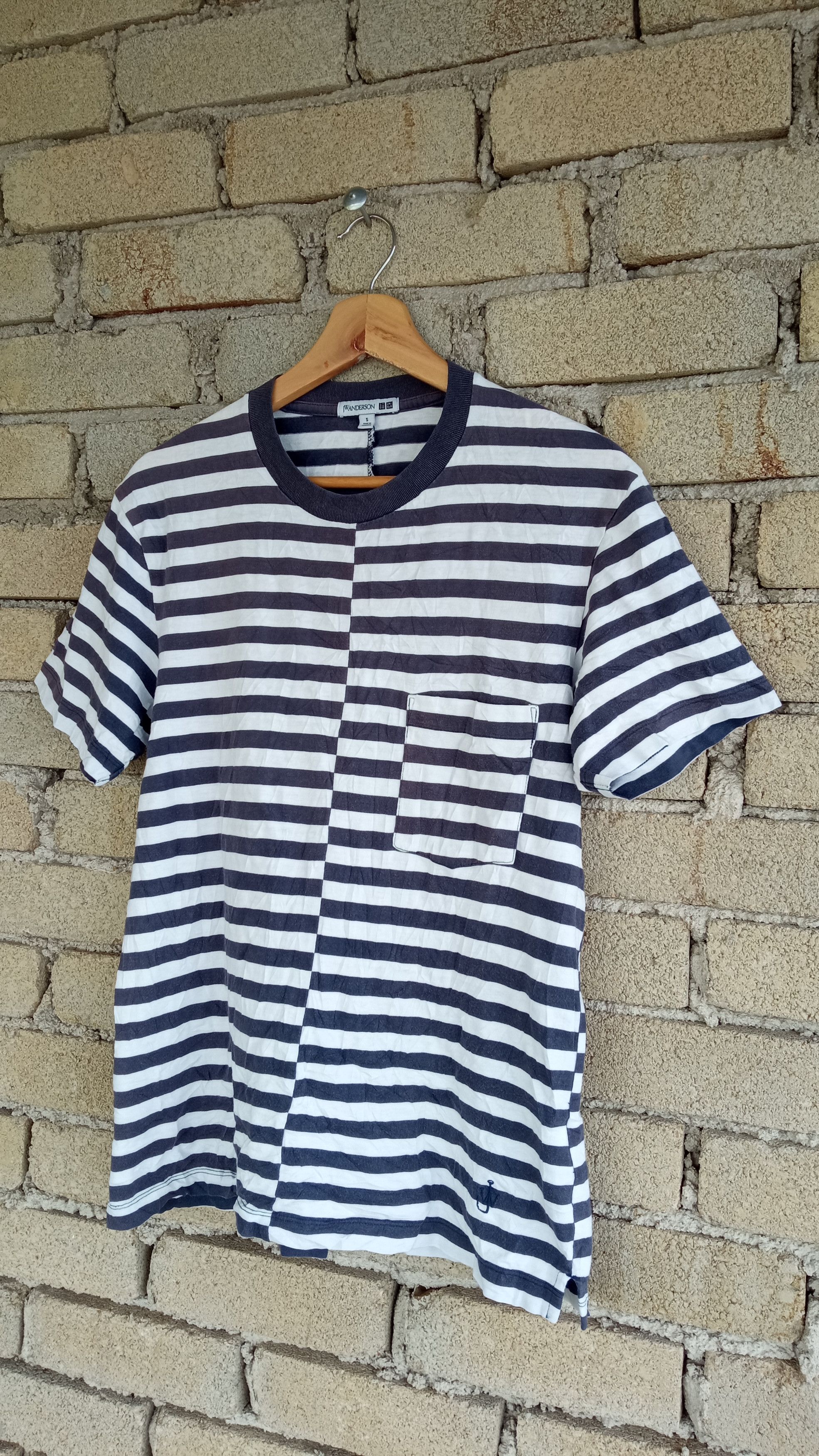 JW Anderson × Japanese Brand × Uniqlo 🔥🔥UT x J.W.Anderson Striped T-Shirt Size US S / EU 44-46 / 1 - 3 Thumbnail