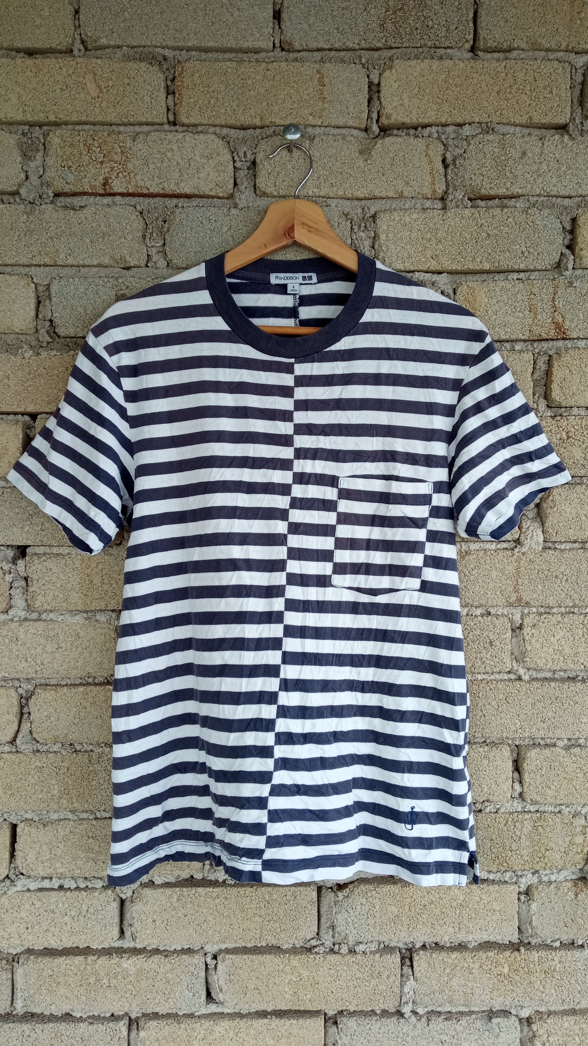 JW Anderson × Japanese Brand × Uniqlo 🔥🔥UT x J.W.Anderson Striped T-Shirt Size US S / EU 44-46 / 1 - 1 Thumbnail