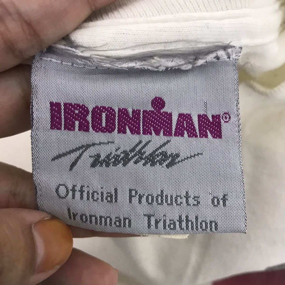 Vintage Vintage IRONMAN TRIAHTLON World Tour Sport White T Shirt Size US M / EU 48-50 / 2 - 6 Thumbnail