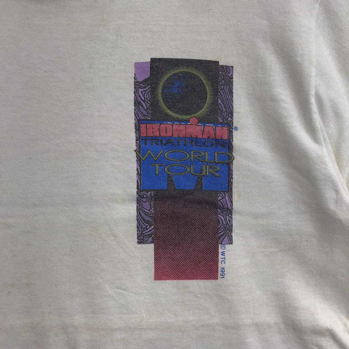 Vintage Vintage IRONMAN TRIAHTLON World Tour Sport White T Shirt Size US M / EU 48-50 / 2 - 5 Thumbnail