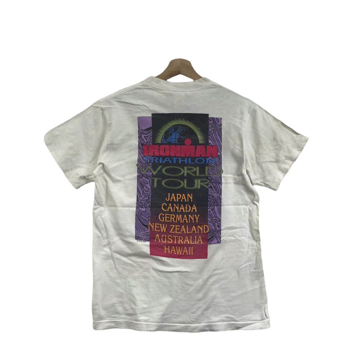 Vintage Vintage IRONMAN TRIAHTLON World Tour Sport White T Shirt Size US M / EU 48-50 / 2 - 1 Thumbnail