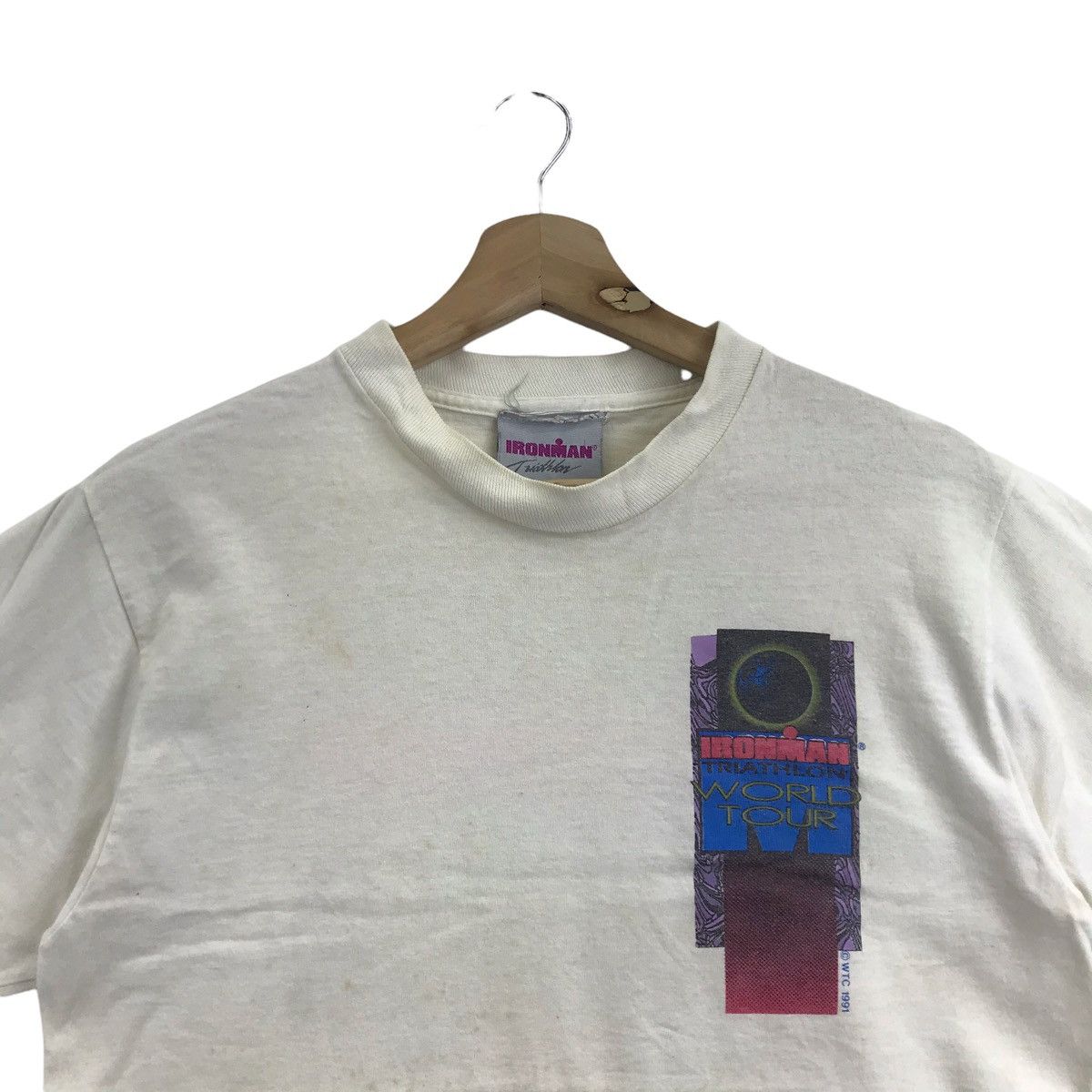 Vintage Vintage IRONMAN TRIAHTLON World Tour Sport White T Shirt Size US M / EU 48-50 / 2 - 4 Thumbnail