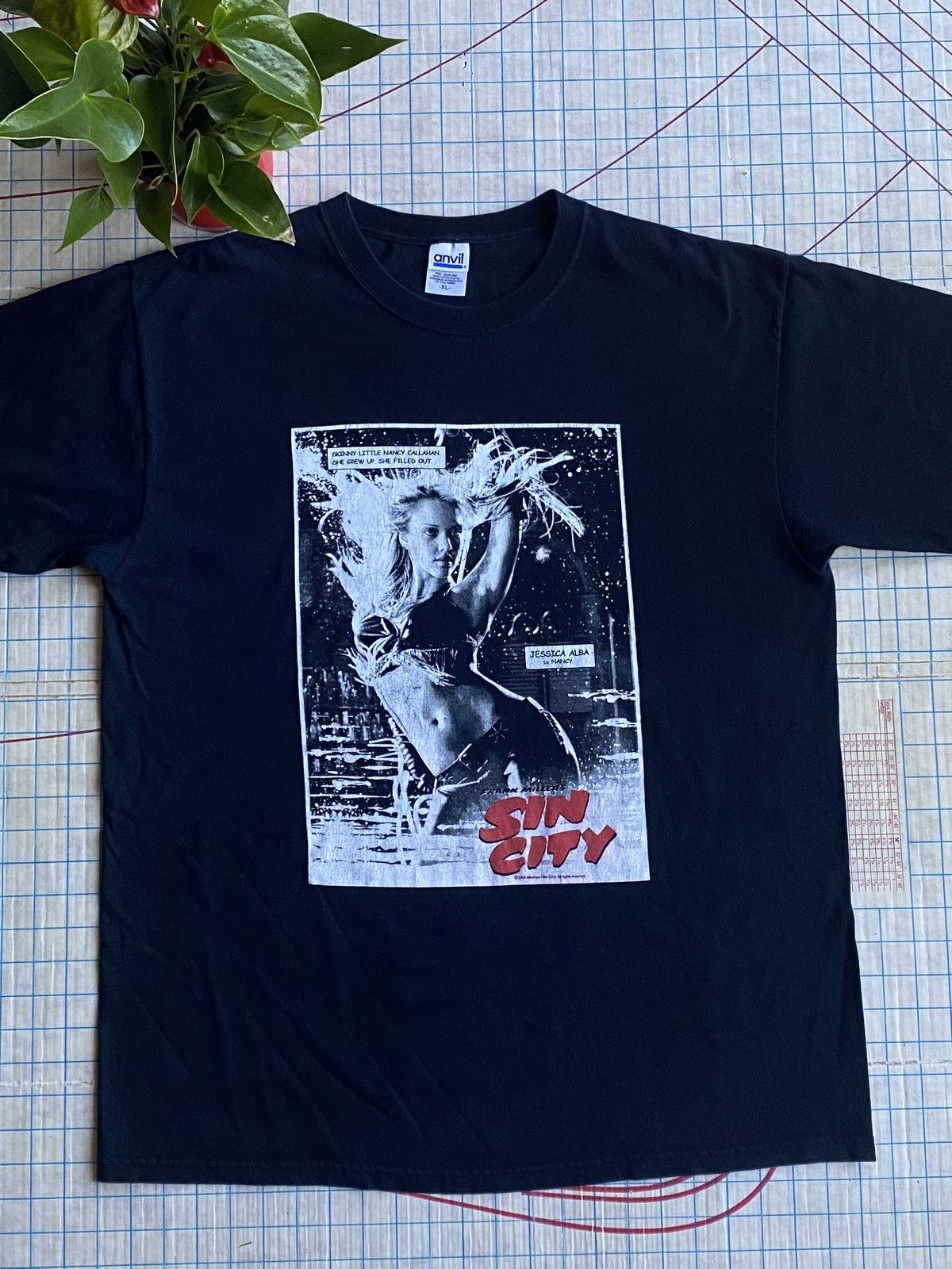 Vintage Vintage Jessica Alba Sin City Movie Promo Poster Tee Size XL Size US XL / EU 56 / 4 - 1 Thumbnail