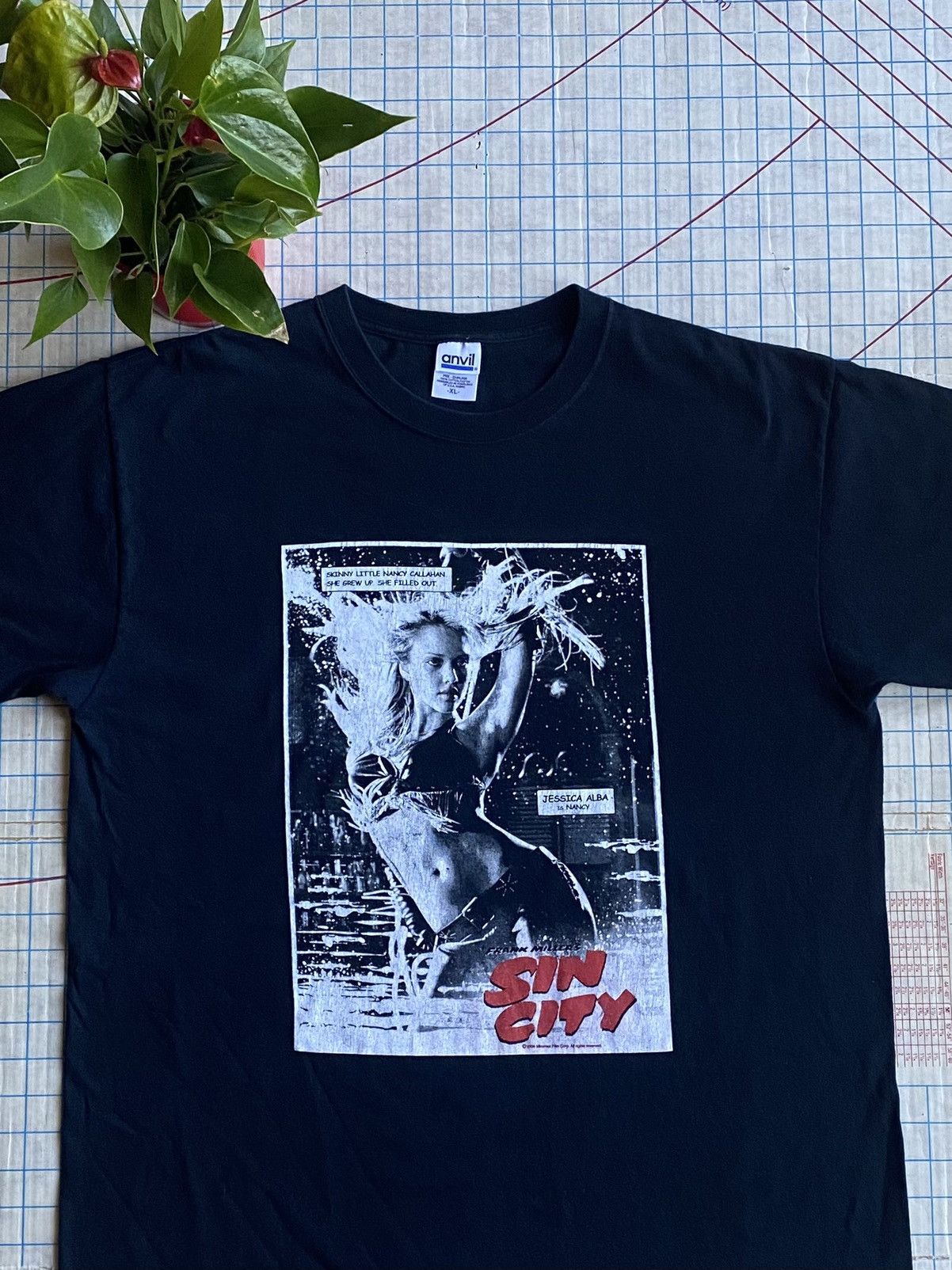 Vintage Vintage Jessica Alba Sin City Movie Promo Poster Tee Size XL Size US XL / EU 56 / 4 - 3 Thumbnail