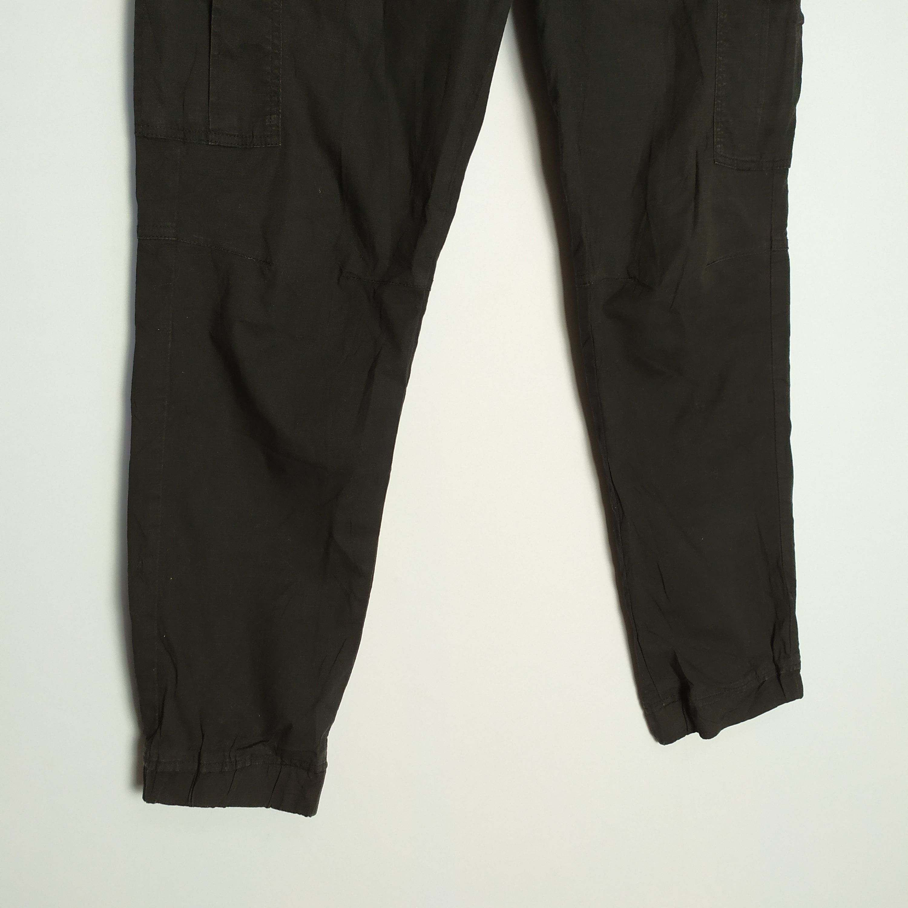 Japanese Brand UNIQLO SWEATPANTS CARGO PANTS / TACTICAL PANTS Size US 29 - 7 Thumbnail