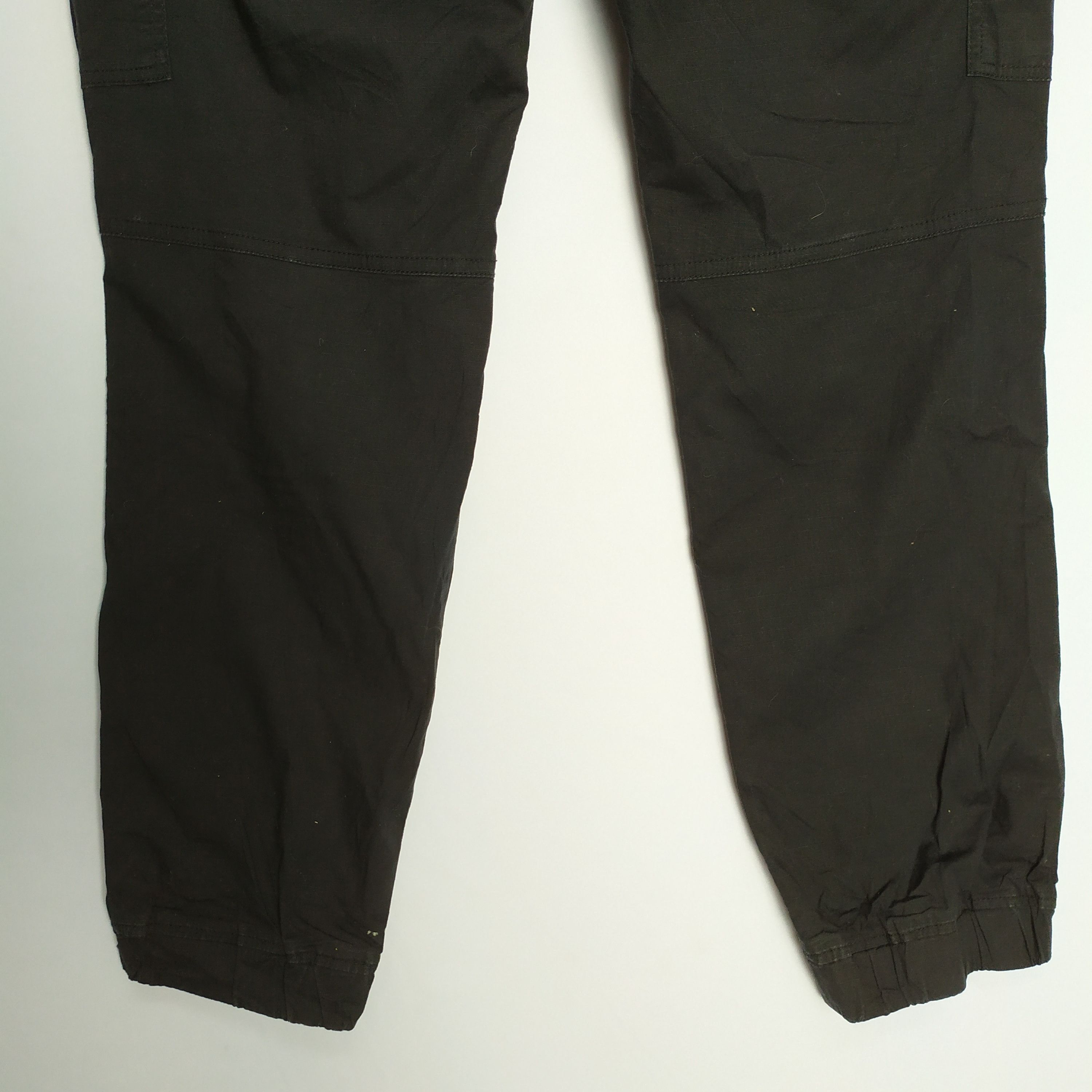 Japanese Brand UNIQLO SWEATPANTS CARGO PANTS / TACTICAL PANTS Size US 29 - 12 Thumbnail