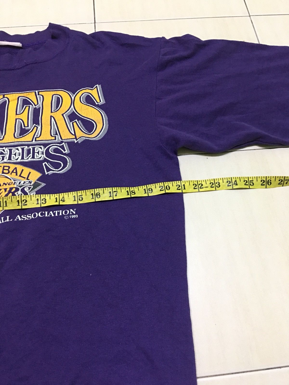 NBA × Vintage Vintage 90s Los Angeles Lakers Basketball 1993 Sweatshirt Size US L / EU 52-54 / 3 - 9 Thumbnail