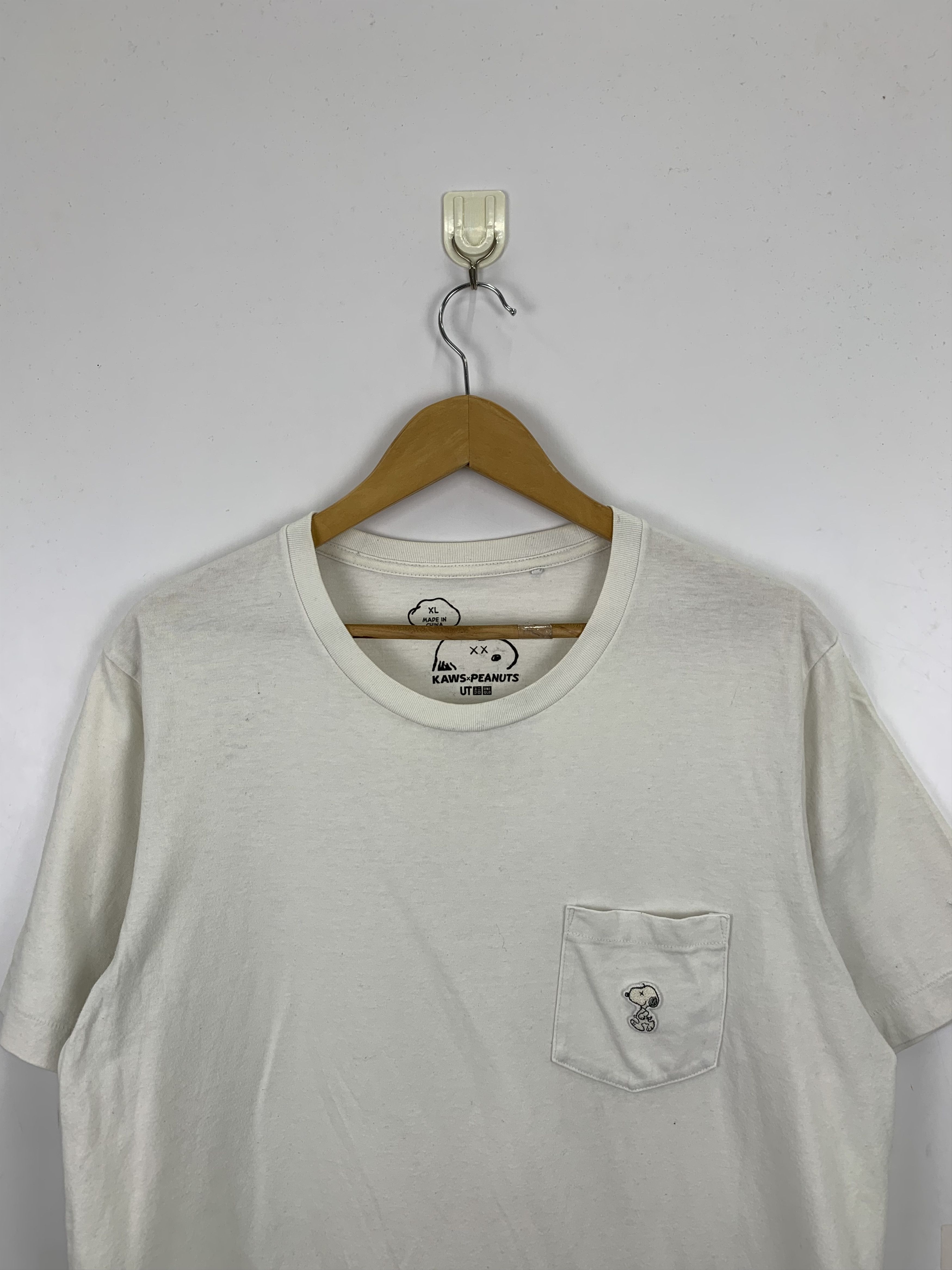 Kaws × Uniqlo Uniqlo Kaws Peanuts T Shirt TA0244 Size US XL / EU 56 / 4 - 3 Thumbnail