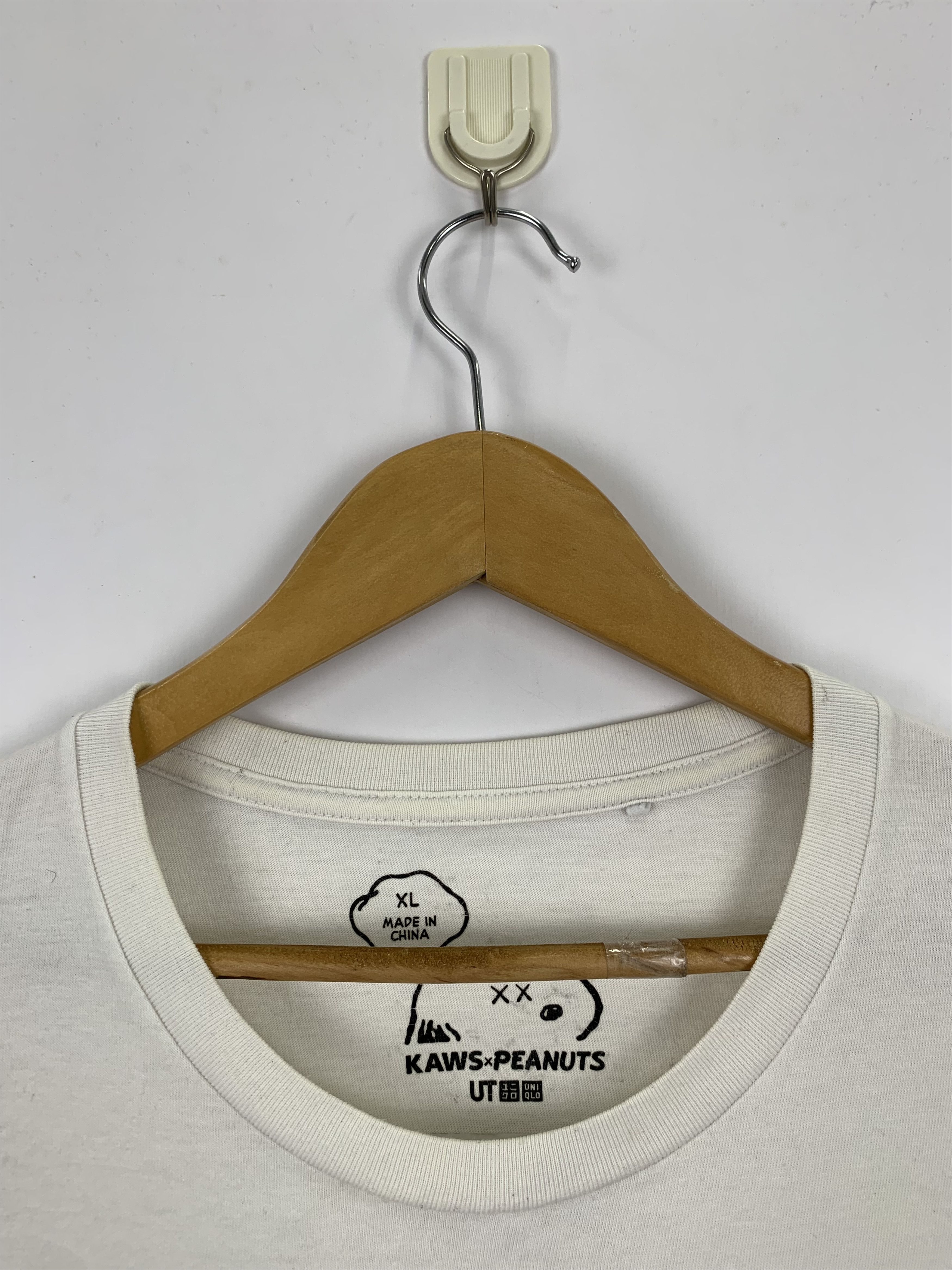 Kaws × Uniqlo Uniqlo Kaws Peanuts T Shirt TA0244 Size US XL / EU 56 / 4 - 7 Thumbnail