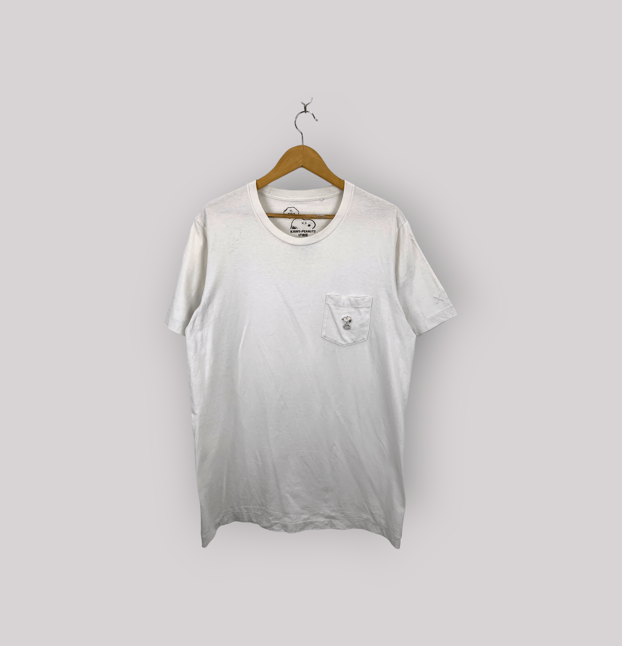Kaws × Uniqlo Uniqlo Kaws Peanuts T Shirt TA0244 Size US XL / EU 56 / 4 - 1 Thumbnail