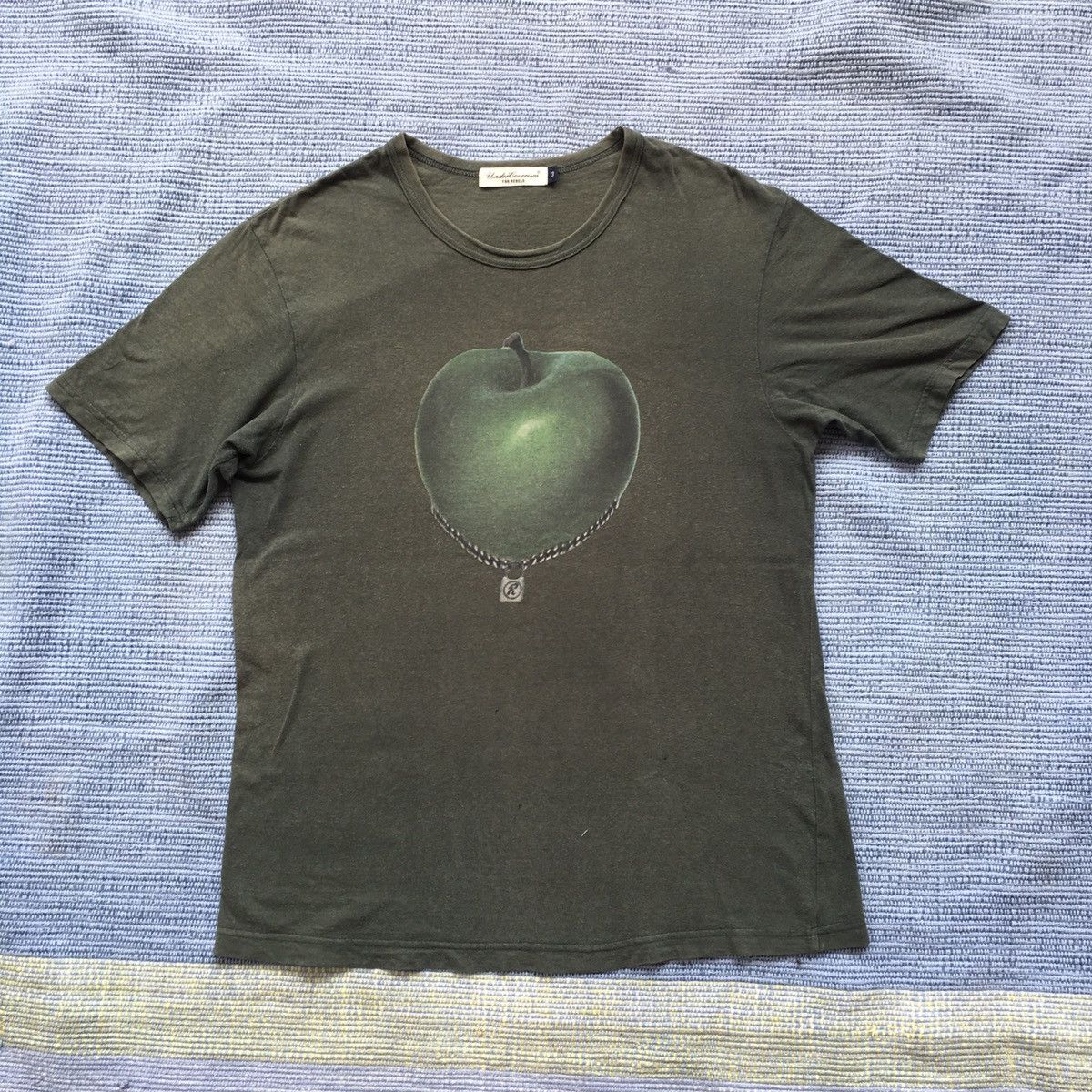 Undercover rebel apple tee Size US L / EU 52-54 / 3 - 1 Thumbnail