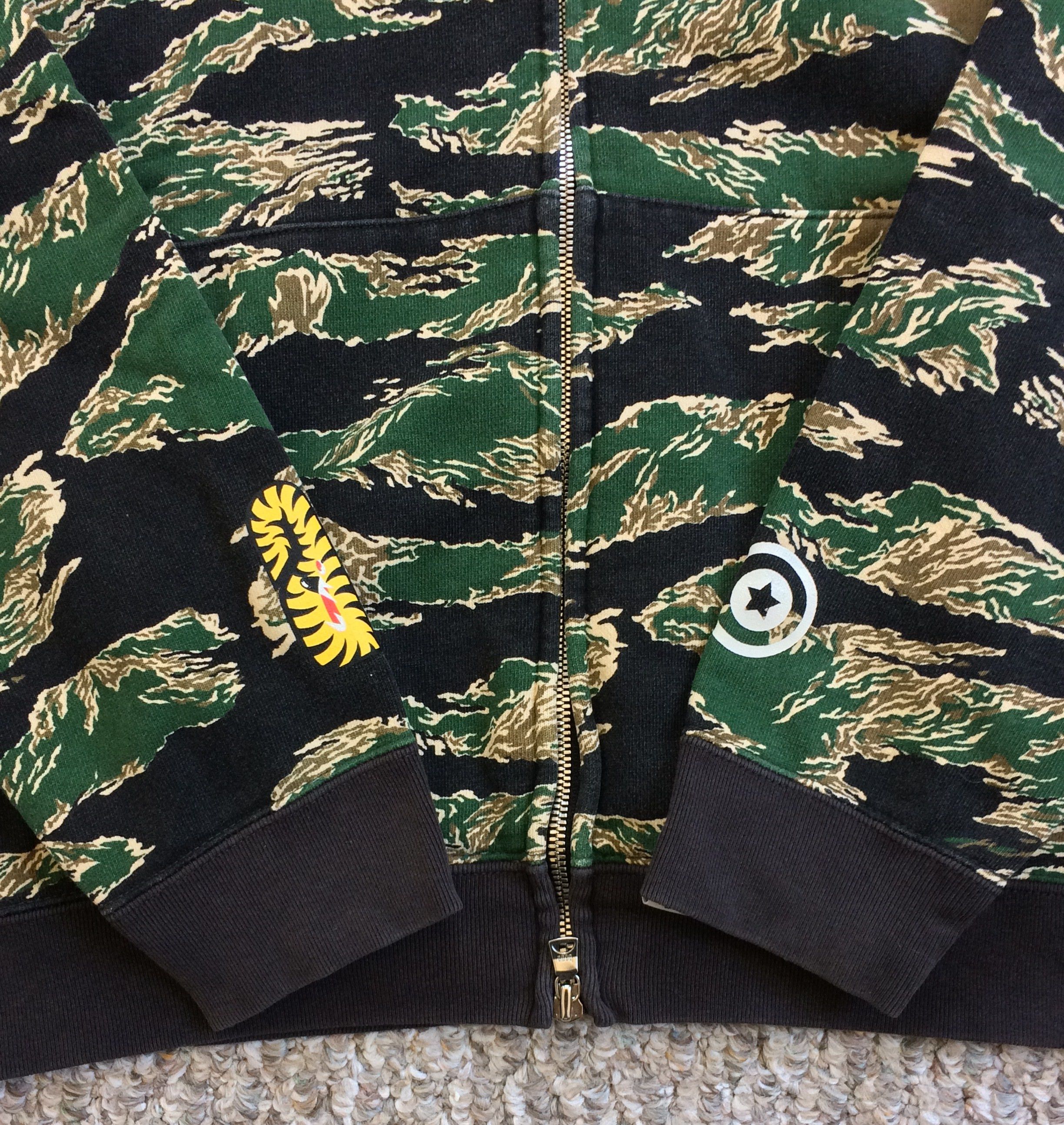 Bape OG Bape Tiger Camo Full Zip Hoodie Size US S / EU 44-46 / 1 - 2 Thumbnail