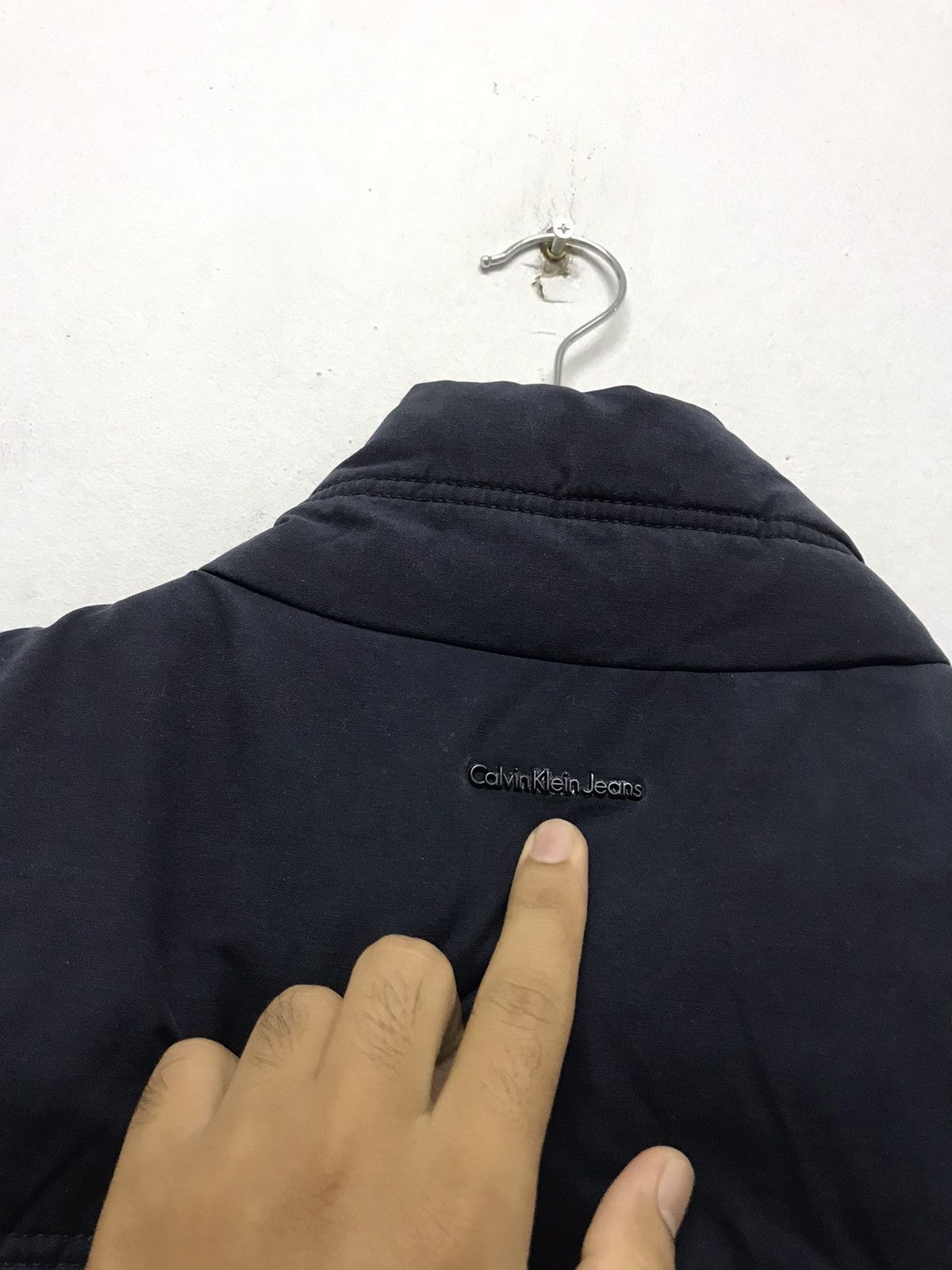 Calvin Klein Vintage Calvin Klein Puffer Vest Jackets Size US L / EU 52-54 / 3 - 3 Thumbnail