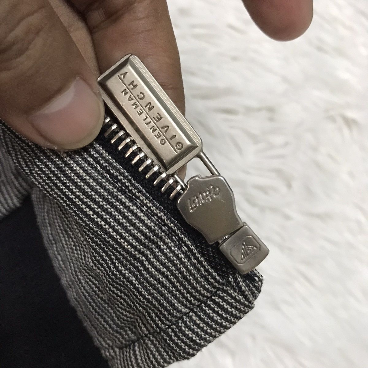 Givenchy Givenchy Gentlemen Small Box Zipper Jacket Made in Italy Size US L / EU 52-54 / 3 - 15 Thumbnail