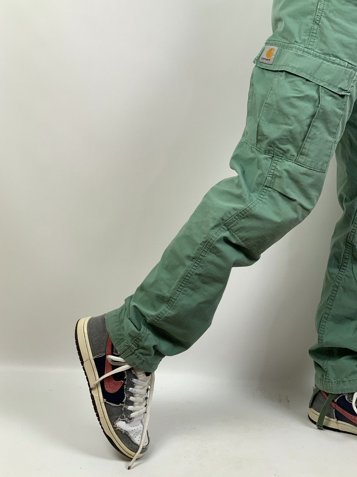 Carhartt Vintage Carhartt WIP Distressed Turquoise Cargo Pants Size US 30 / EU 46 - 8 Thumbnail