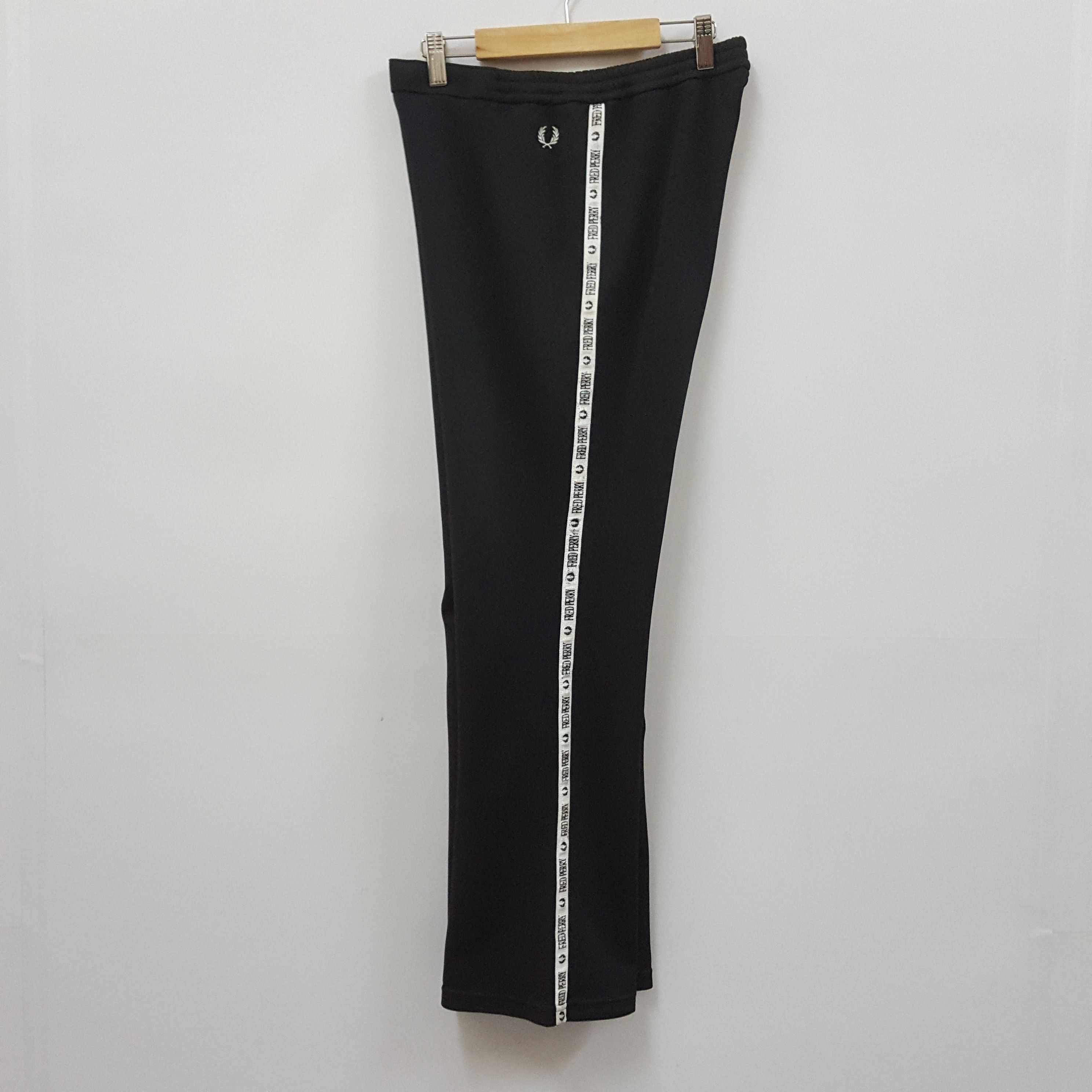 Vintage Fred Perry strip logo design sweatpants