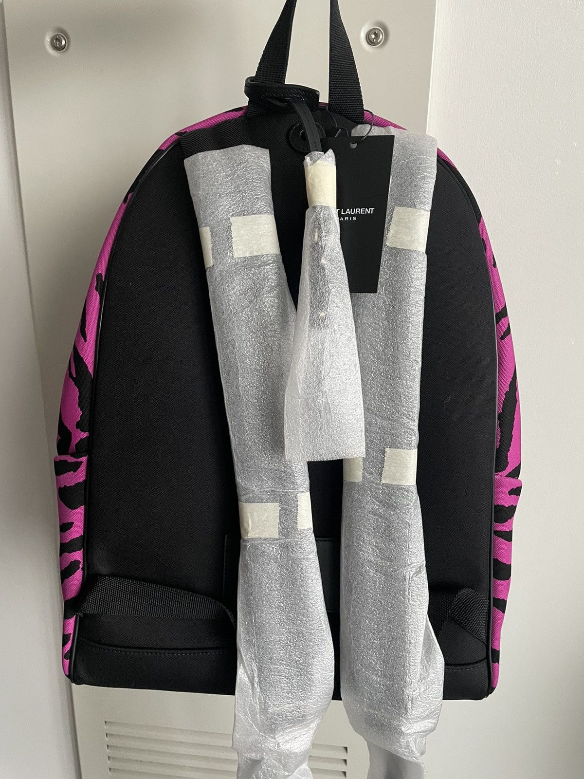 Hedi Slimane × Saint Laurent Paris × Yves Saint Laurent Brand NEW Sold Out Super Runway Iconic Tiger Print Backpack Size ONE SIZE - 4 Thumbnail