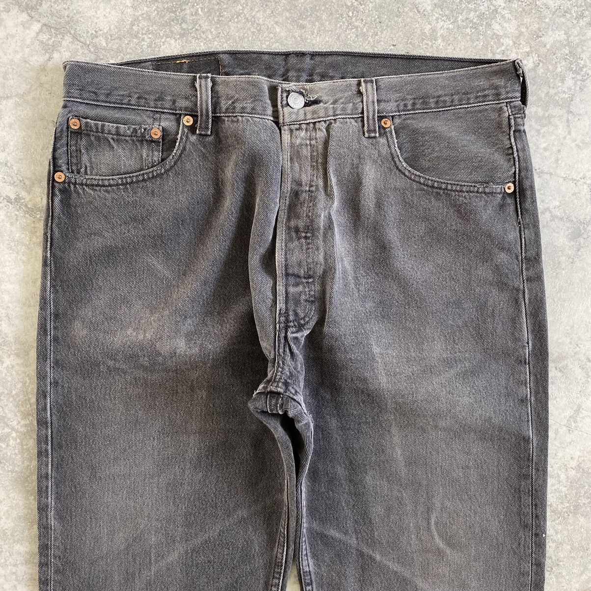 Levi's Vintage 1996 Levis 501 Sun Faded Black Denim Jeans Size US 35 - 5 Thumbnail