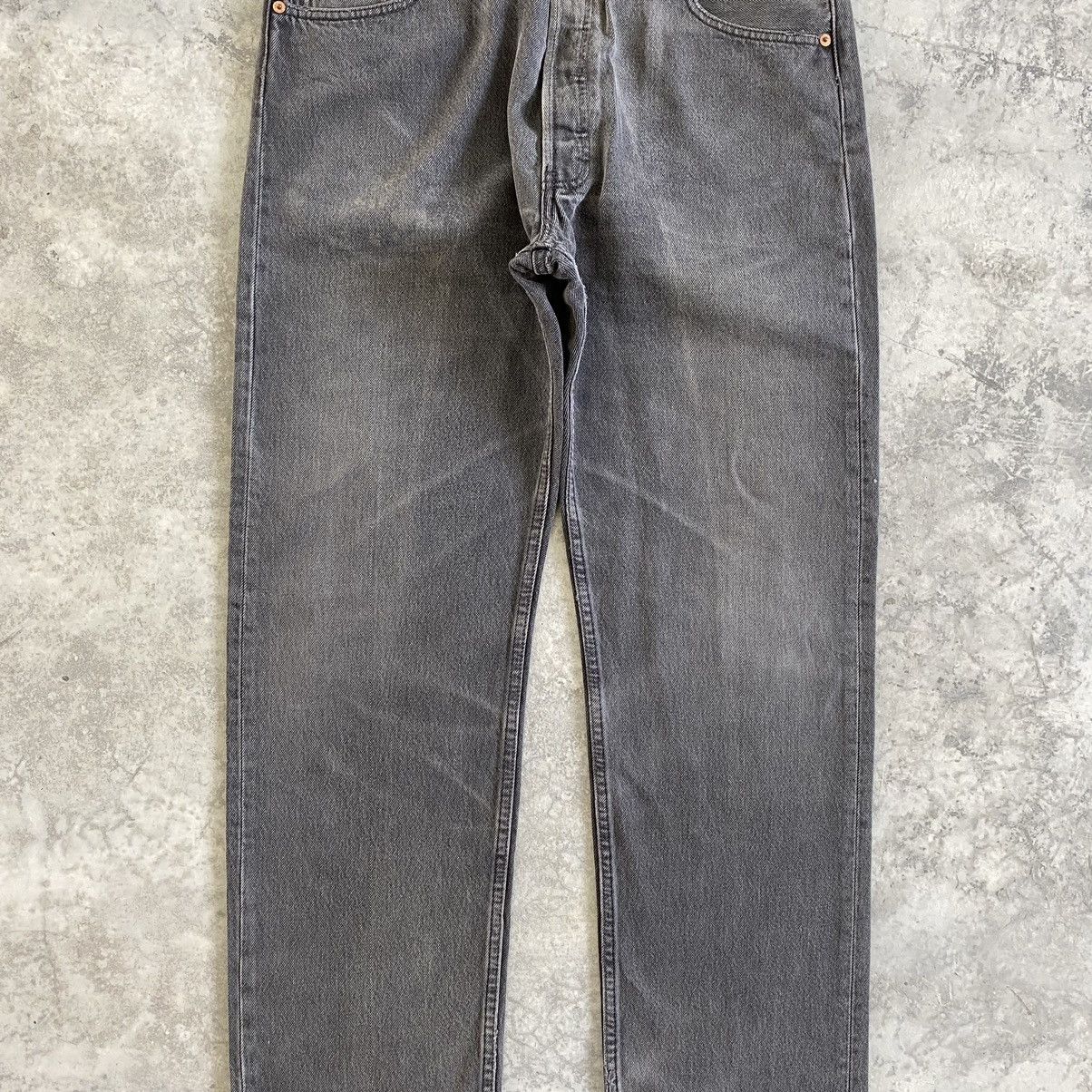 Levi's Vintage 1996 Levis 501 Sun Faded Black Denim Jeans Size US 35 - 4 Thumbnail