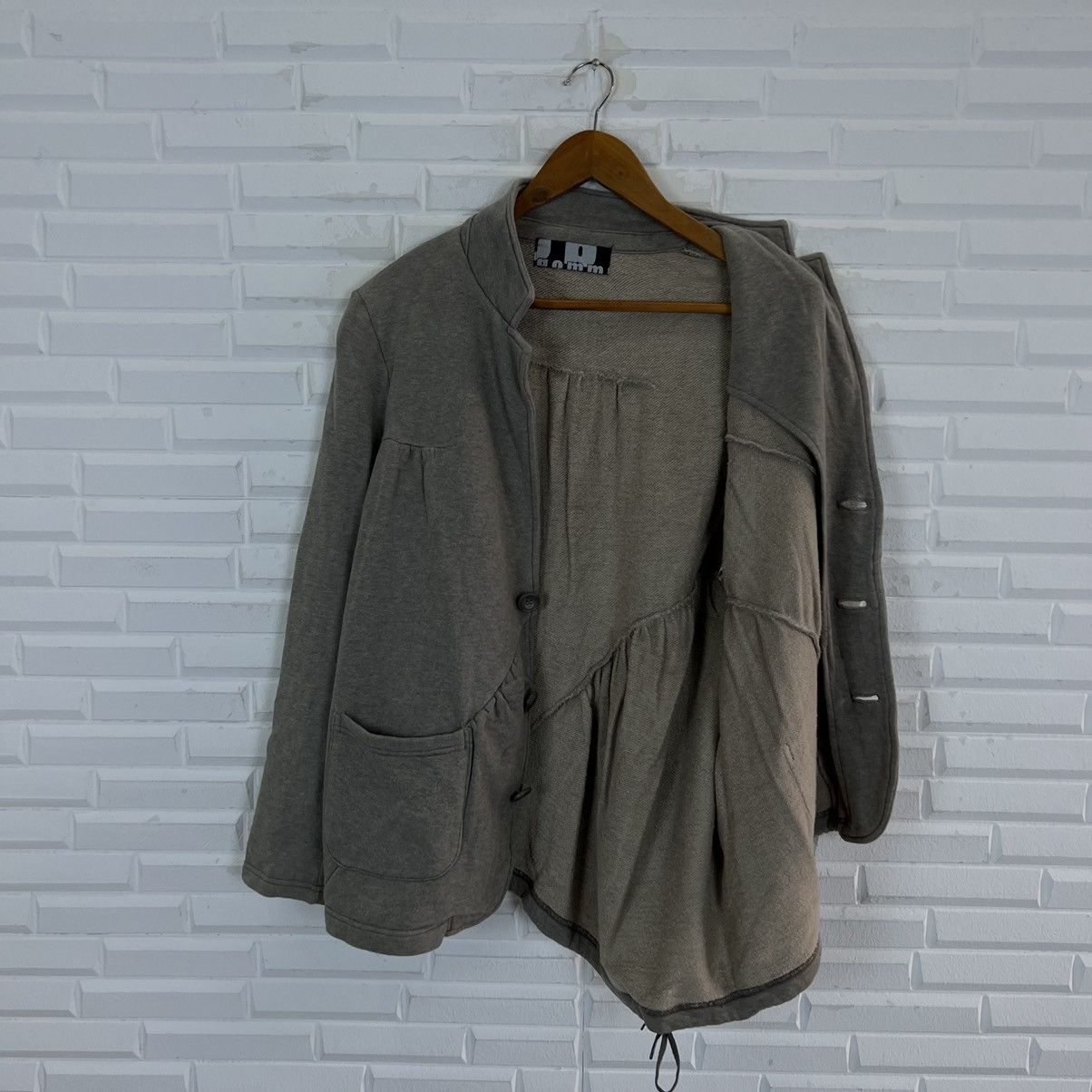 gomme RARE ASYMMETRIC DESIGN BUTTON GOMME HOMME MADE IN JAPAN Size US M / EU 48-50 / 2 - 10 Thumbnail