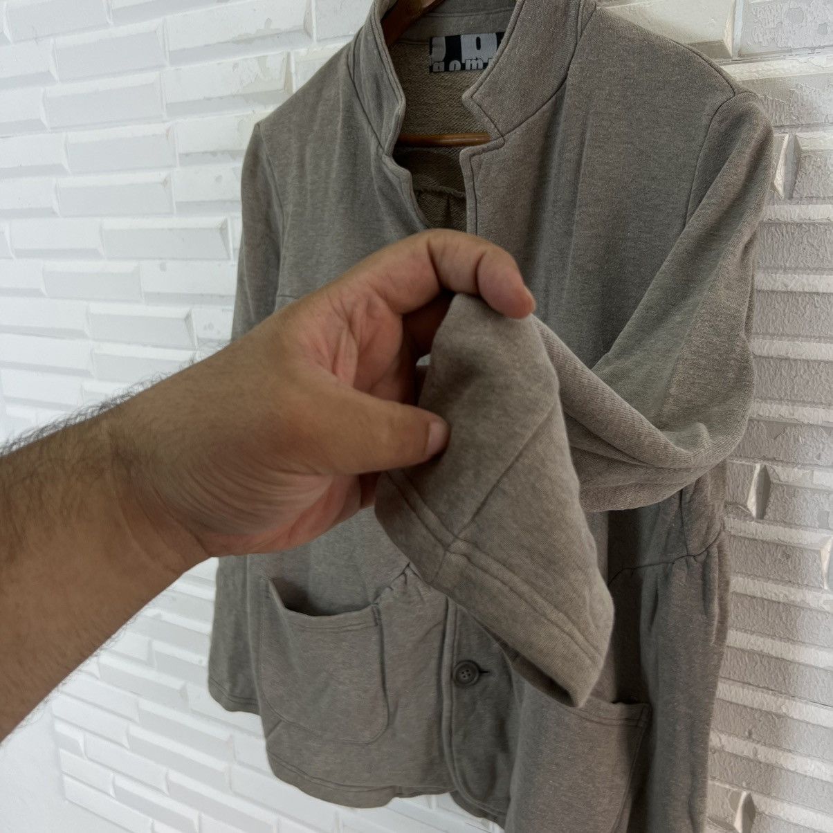 gomme RARE ASYMMETRIC DESIGN BUTTON GOMME HOMME MADE IN JAPAN Size US M / EU 48-50 / 2 - 7 Thumbnail