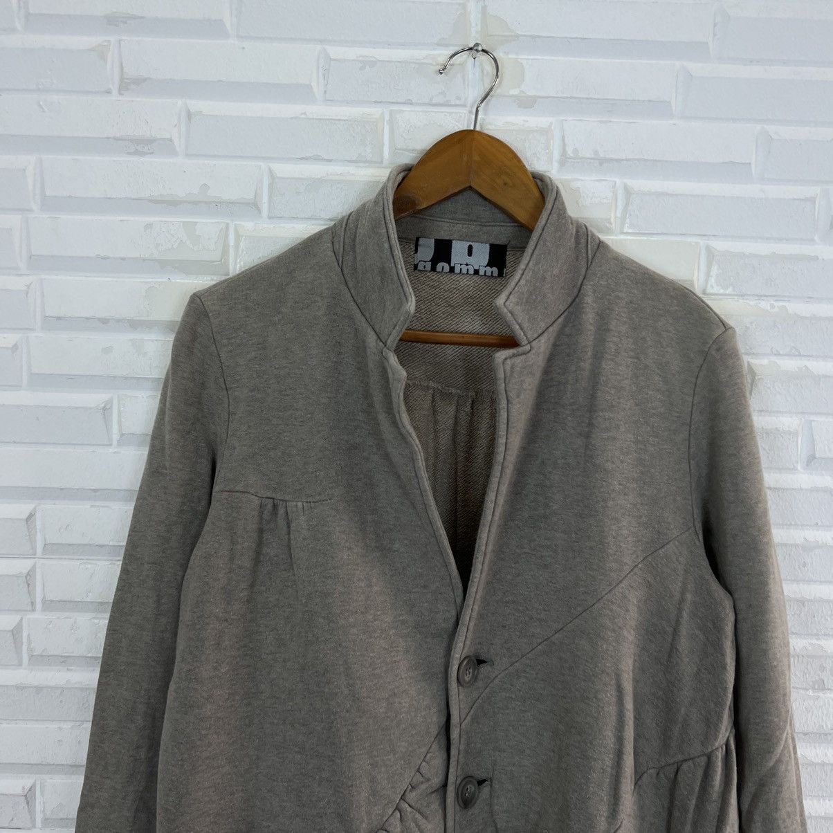 gomme RARE ASYMMETRIC DESIGN BUTTON GOMME HOMME MADE IN JAPAN Size US M / EU 48-50 / 2 - 3 Thumbnail