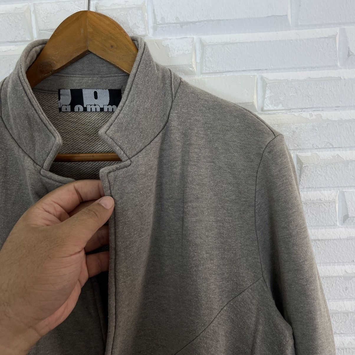 gomme RARE ASYMMETRIC DESIGN BUTTON GOMME HOMME MADE IN JAPAN Size US M / EU 48-50 / 2 - 6 Thumbnail