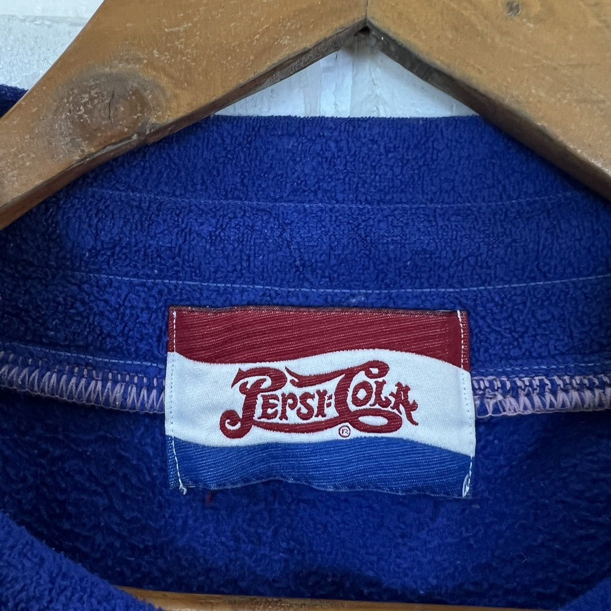 Japanese Brand VINTAGE PEPSI COLA FLEECE CREWNECK SWEATSHIRT BIG LOGO Size US M / EU 48-50 / 2 - 9 Thumbnail