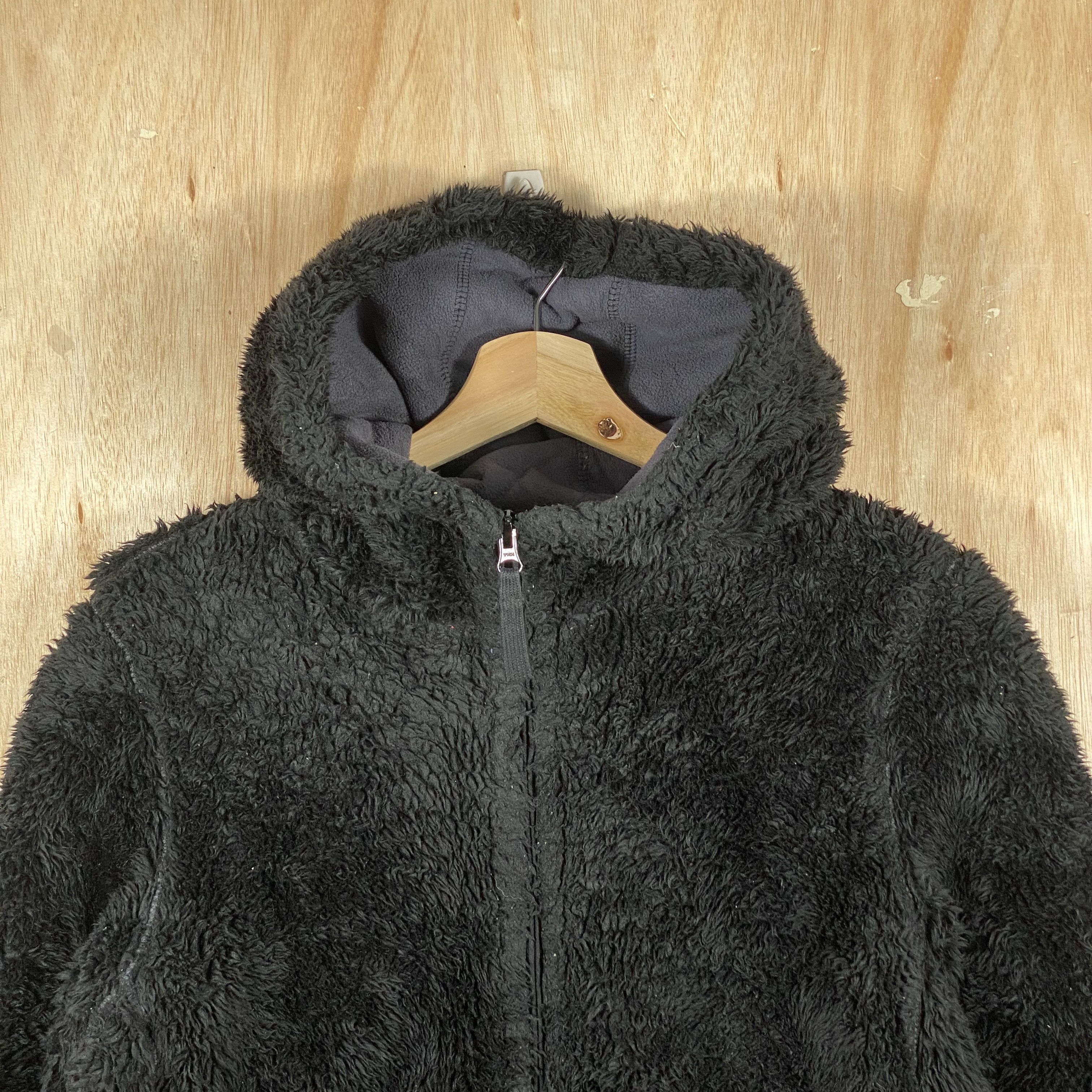 Japanese Brand × Uniqlo Uniqlo Japanese Brand Sherpa Fleece Hoodies Size US L / EU 52-54 / 3 - 3 Thumbnail