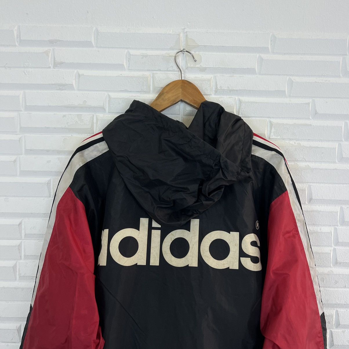Adidas VINTAGE ADIDAS BIG LOGO COACH JACKET BY DESCENTE Size US L / EU 52-54 / 3 - 7 Thumbnail
