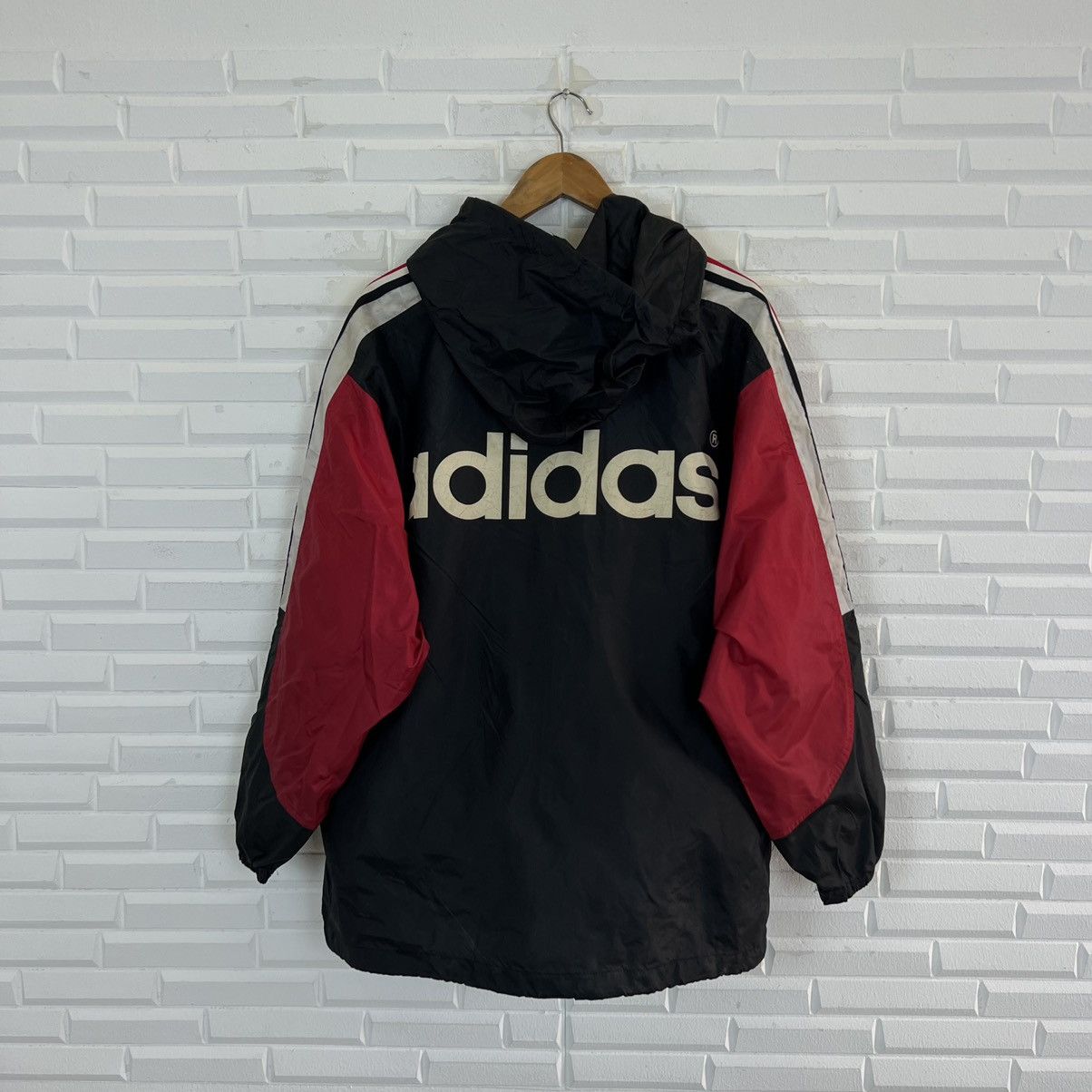 Adidas VINTAGE ADIDAS BIG LOGO COACH JACKET BY DESCENTE Size US L / EU 52-54 / 3 - 5 Thumbnail