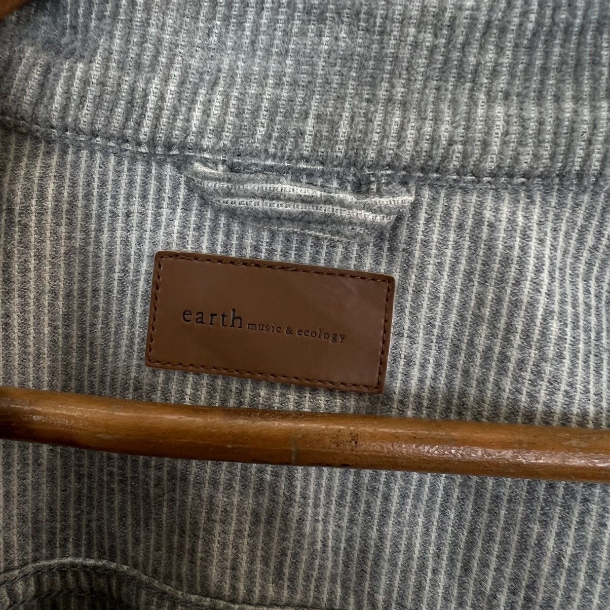 Japanese Brand VINTAGE CROPPED TRUCKER DENIM JACKET EARTH MUSIC & ECOLOGY Size US M / EU 48-50 / 2 - 12 Thumbnail