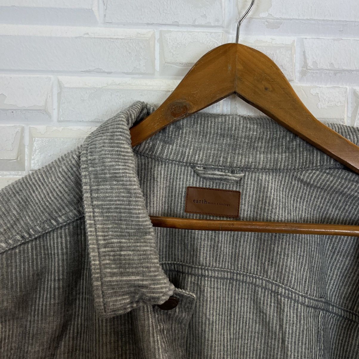 Japanese Brand VINTAGE CROPPED TRUCKER DENIM JACKET EARTH MUSIC & ECOLOGY Size US M / EU 48-50 / 2 - 11 Thumbnail