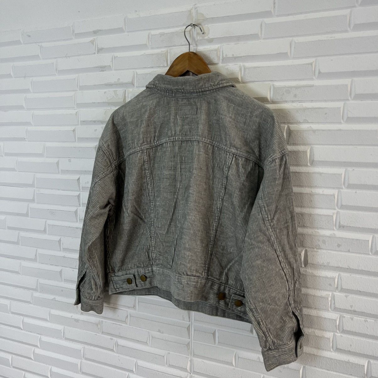 Japanese Brand VINTAGE CROPPED TRUCKER DENIM JACKET EARTH MUSIC & ECOLOGY Size US M / EU 48-50 / 2 - 8 Thumbnail