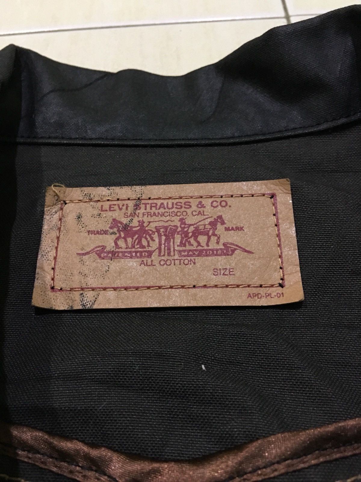 Levi's Vintage Levis Leather Jacket For Women / Ladies Jacket Size S / US 4 / IT 40 - 3 Thumbnail