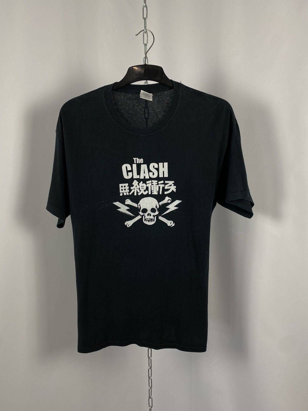 Band Tees The clash band tee big logo rock tee vintage T-shirts size L Size US L / EU 52-54 / 3 - 1 Thumbnail