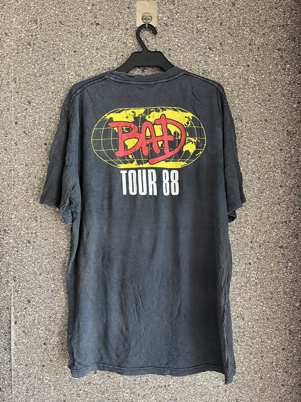 Vintage Bad tour ft69 Size US XL / EU 56 / 4 - 4 Thumbnail