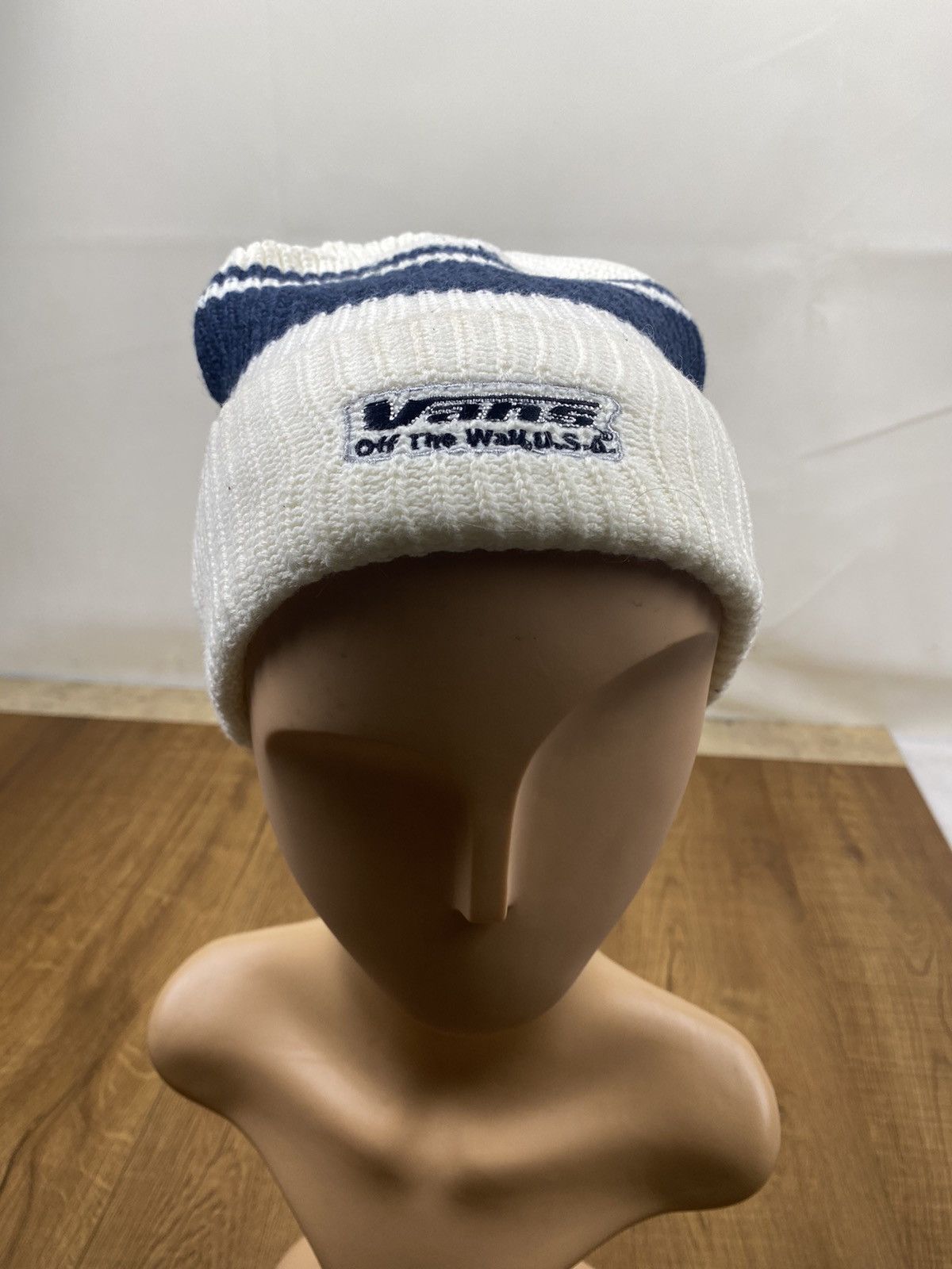 Vans Vintage Vans Off The Wall Beanie Hat Size ONE SIZE - 1 Thumbnail