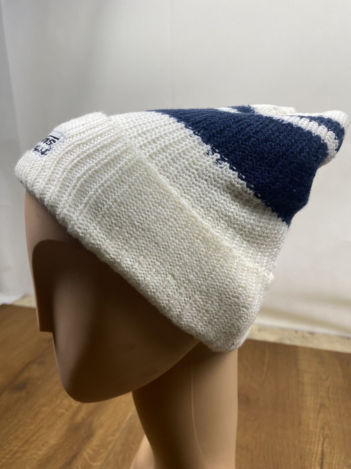Vans Vintage Vans Off The Wall Beanie Hat Size ONE SIZE - 3 Thumbnail