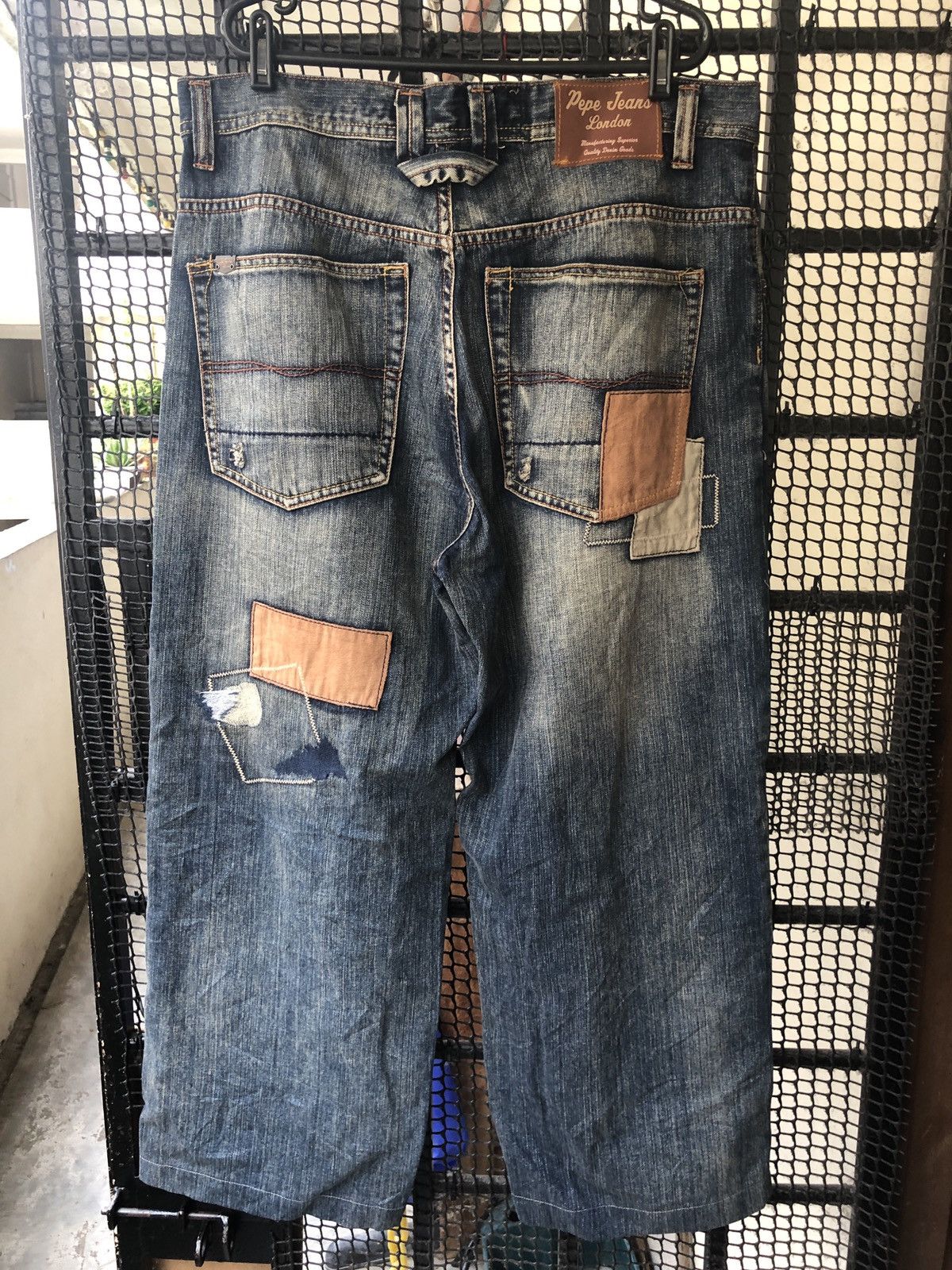 Pepe Jeans PEPE JEANS LONDON PATCHED BORO BAGGY DENIM JEANS Size US 36 / EU 52 - 8 Thumbnail