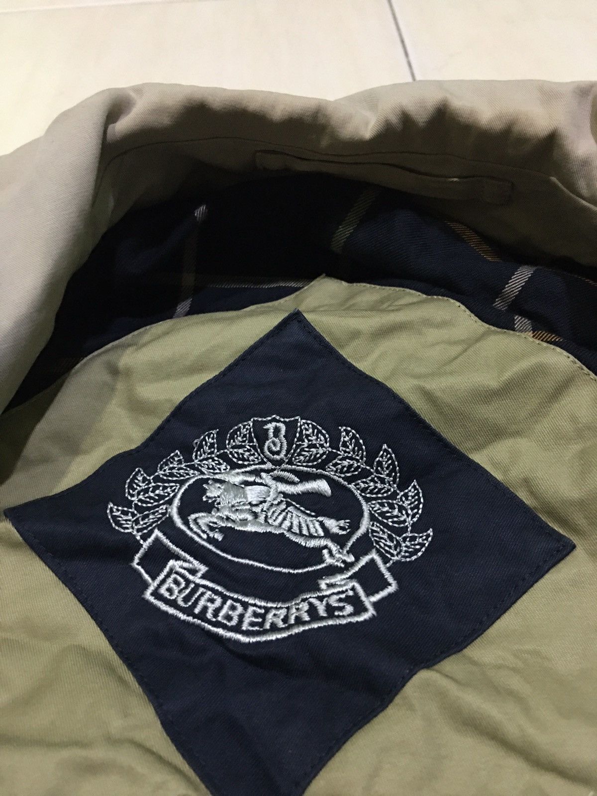 Burberry × Vintage Vintage Burberrys Trench Coat nova check inside jacket Size US L / EU 52-54 / 3 - 10 Thumbnail