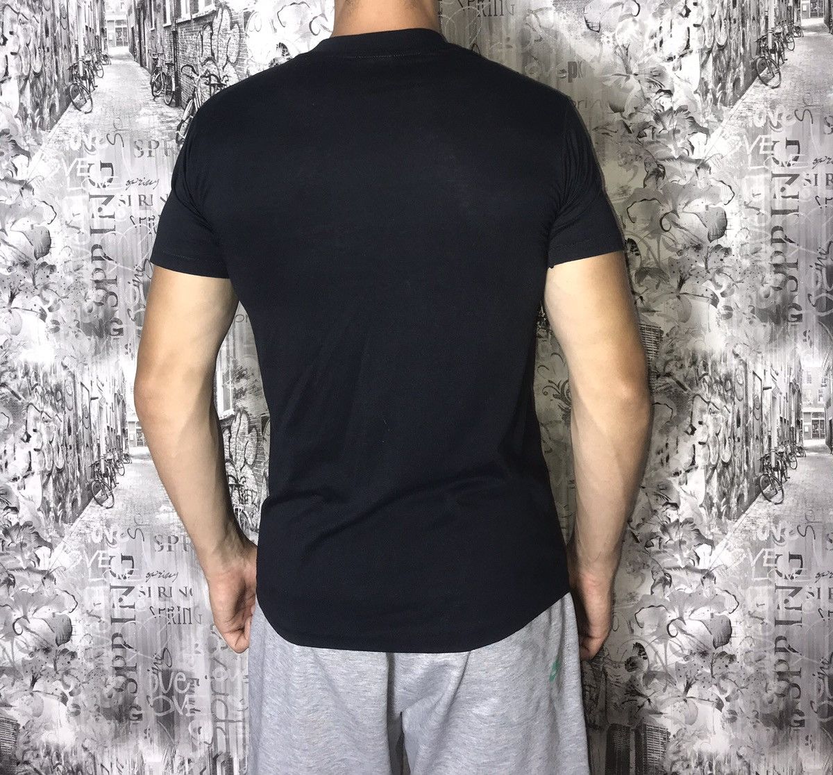 Hanes 1992 Vintage 90s Sutton Sons t-shirt Size US M / EU 48-50 / 2 - 2 Thumbnail
