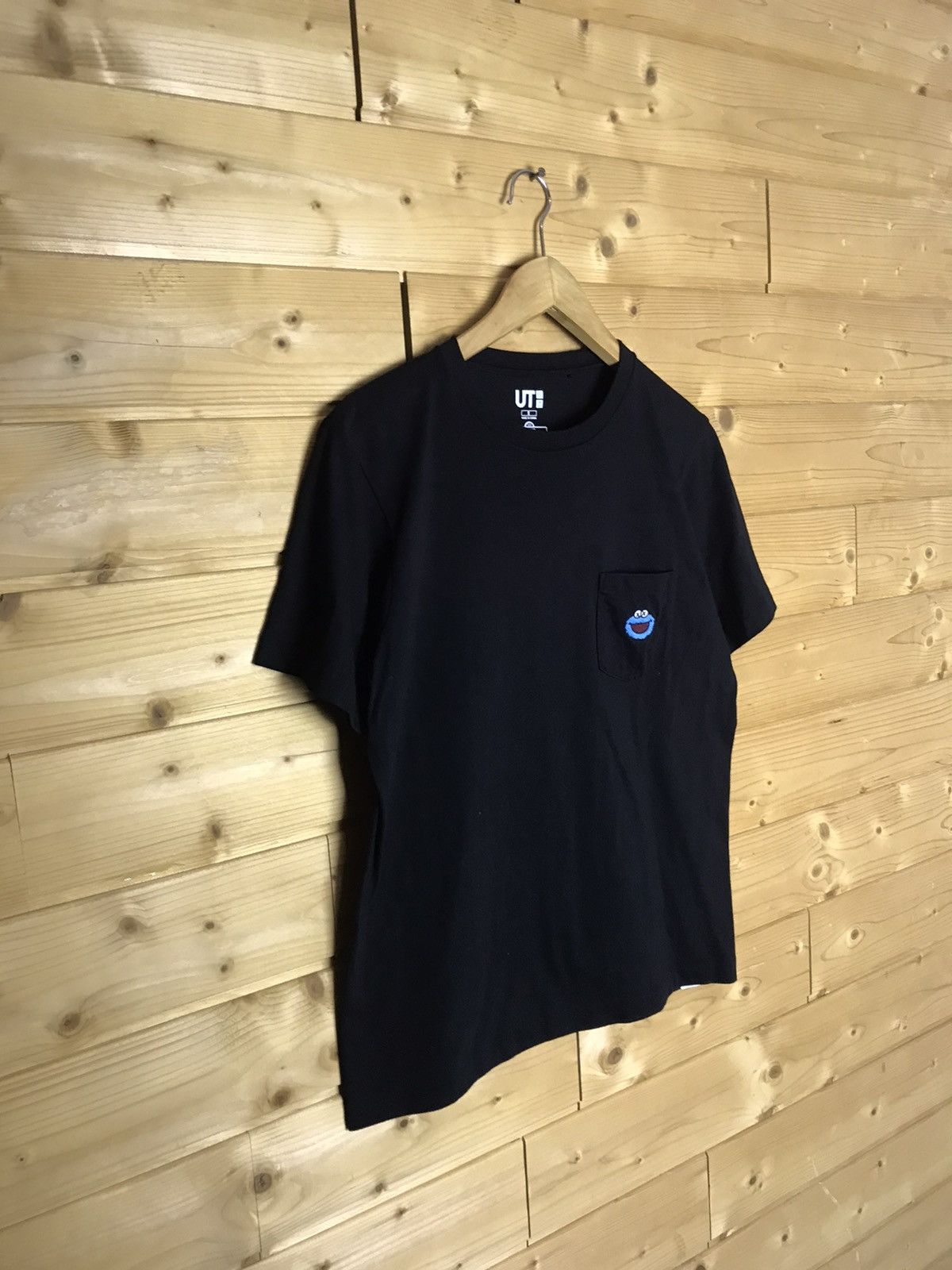 Kaws × Uniqlo Uniqlo X Kaws Sesame Street t-shirt Size US S / EU 44-46 / 1 - 2 Thumbnail
